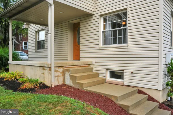 421 W MAIN AVE, Myerstown, PA 17067