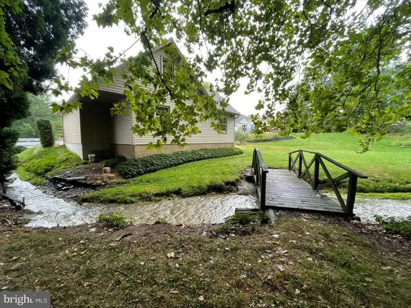 421 W MAIN AVE, Myerstown, PA 17067