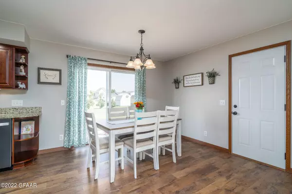 312 22ND Street NW, E Grand Forks, MN 56721