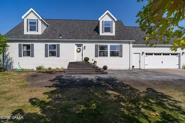 312 22ND Street NW, E Grand Forks, MN 56721