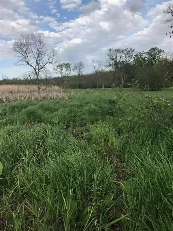 44 Ac Kent Rd, Dekorra, WI 53955