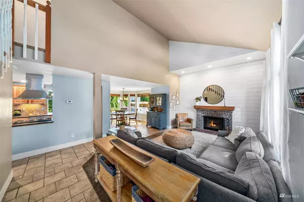 11823 124th AVE E, Puyallup, WA 98374