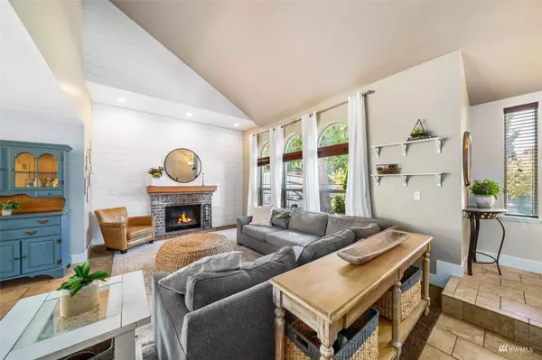 11823 124th AVE E, Puyallup, WA 98374