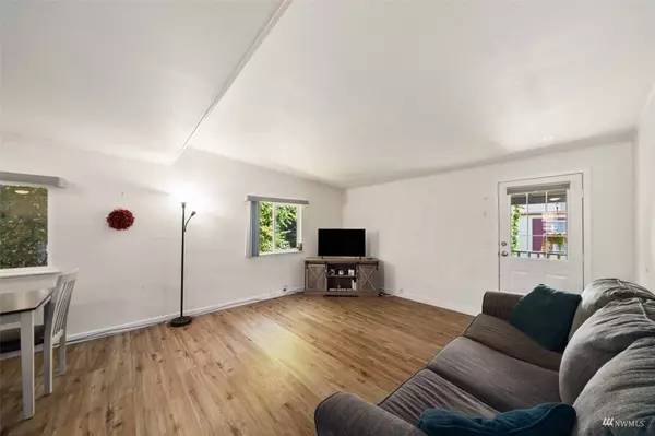 7023 140th Avenue Ct E, Sumner, WA 98390