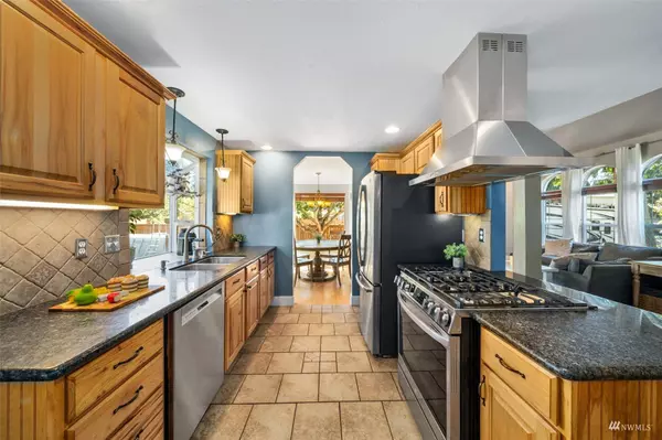 11823 124th AVE E, Puyallup, WA 98374