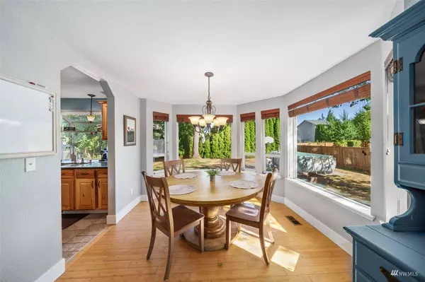 11823 124th AVE E, Puyallup, WA 98374