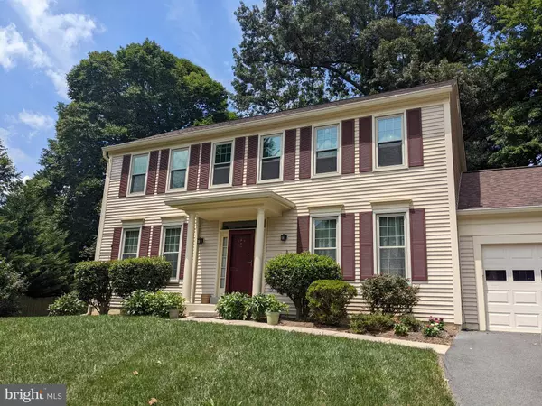 8964 SPRUCE RIDGE RD, Fairfax Station, VA 22039