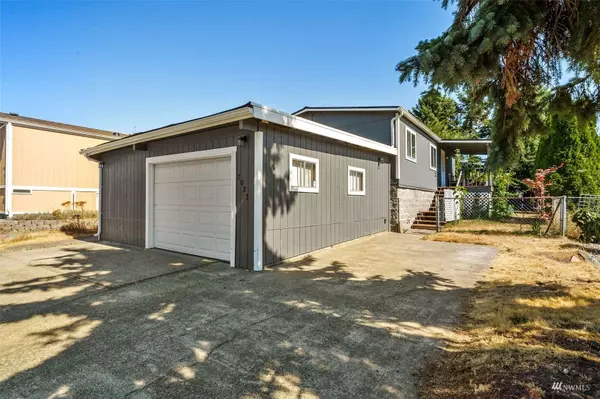 7023 140th Avenue Ct E, Sumner, WA 98390