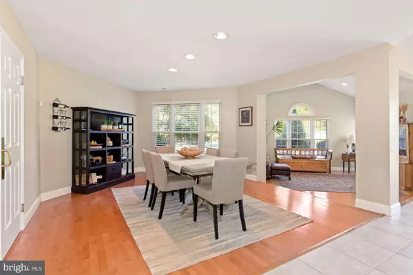 2 WINTERBERRY CT, Mount Laurel, NJ 08054