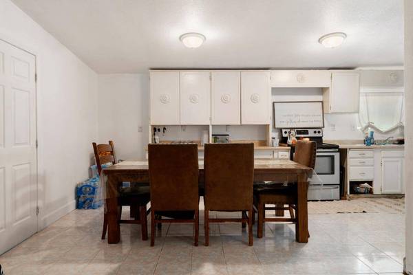 733 Inglewood DR, West Sacramento, CA 95605