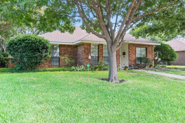 3914 Tracey Trail, Rowlett, TX 75088