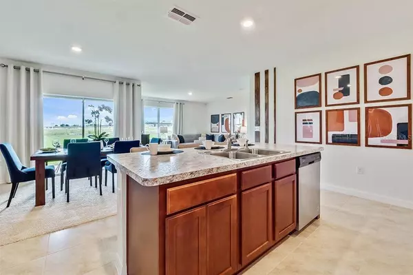 556 BOARDWALK AVE, Haines City, FL 33844