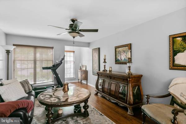 17 WILLIAM PENN CIR, Medford, NJ 08055