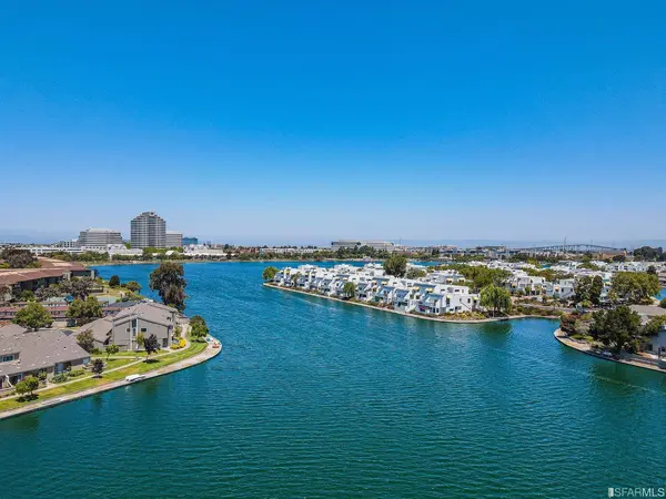 823 Columba LN, Foster City, CA 94404