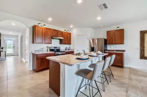 556 BOARDWALK AVE, Haines City, FL 33844