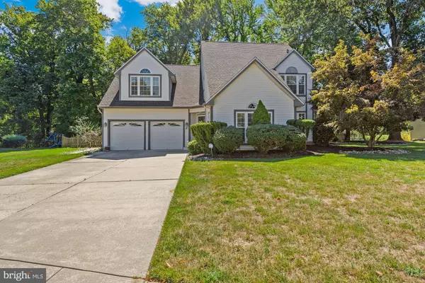 2 WINTERBERRY CT, Mount Laurel, NJ 08054