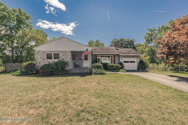 11 Deal PL, Amsterdam, NY 12010