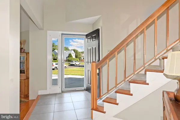 2 WINTERBERRY CT, Mount Laurel, NJ 08054