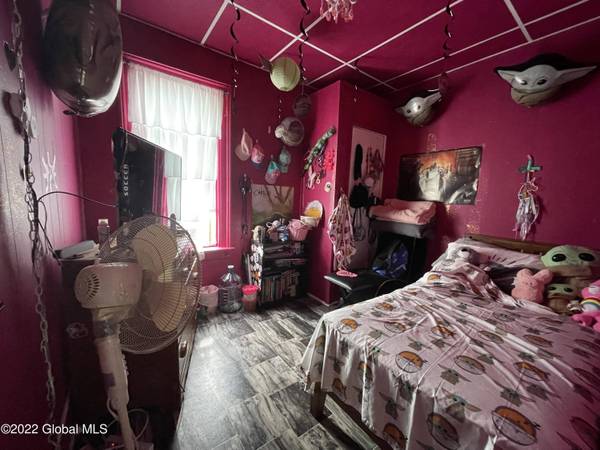 203 Brookside  AVE, Amsterdam, NY 12010