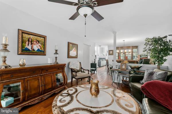 17 WILLIAM PENN CIR, Medford, NJ 08055