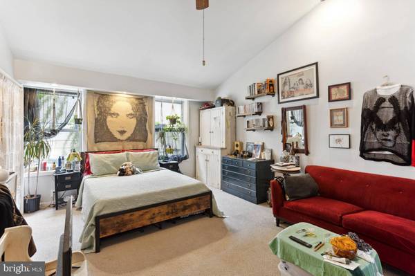 909 S SHERIDAN ST, Philadelphia, PA 19147