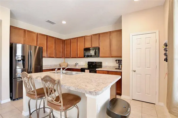 2729 BARCLAY LN, Kissimmee, FL 34743