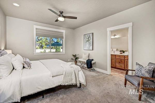 6620 W Hammermill Dr, Boise, ID 83714