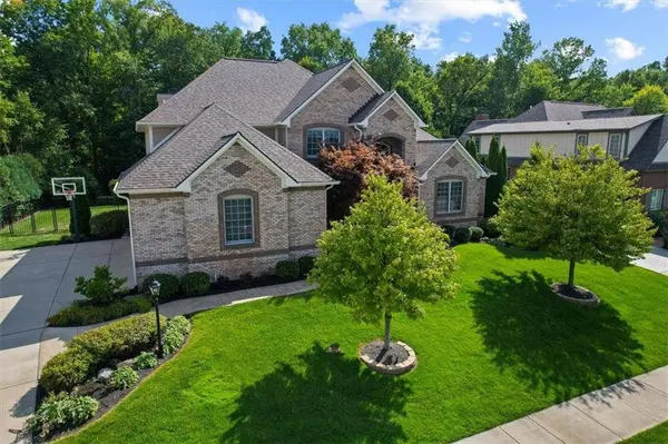 3237 WHISPERING PINES LN, Carmel, IN 46032
