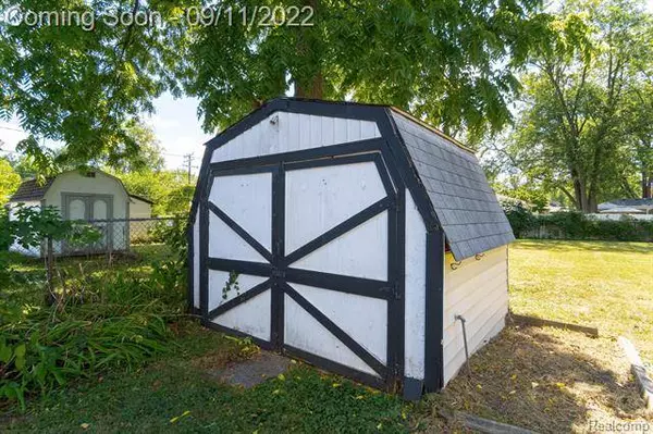 29927 BALMORAL Street, Garden City, MI 48135