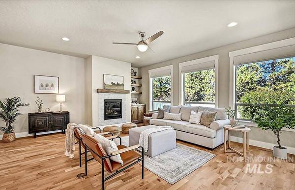 6620 W Hammermill Dr, Boise, ID 83714