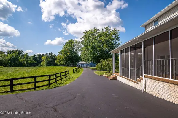 14150 NE Wingler Rd, Palmyra, IN 47164