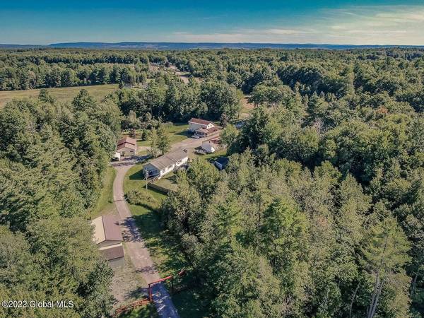 279 Smith  RD, Perth, NY 12010