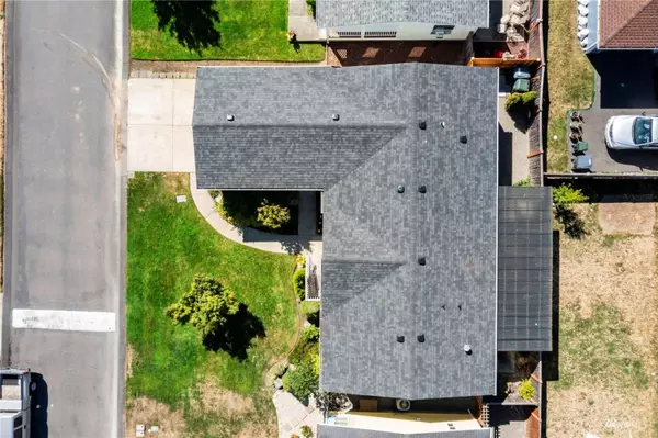 9322 21st AVE E, Tacoma, WA 98445