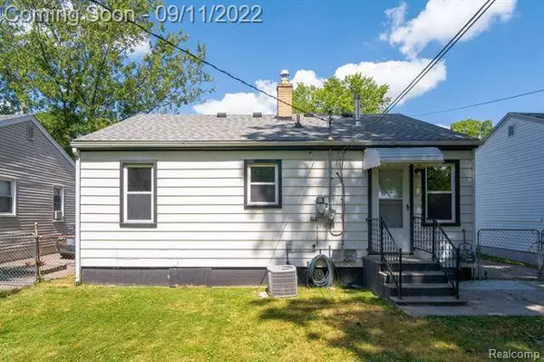 29927 BALMORAL Street, Garden City, MI 48135