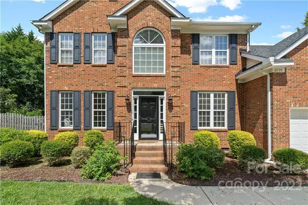 12735 Mcginnis LN, Huntersville, NC 28078