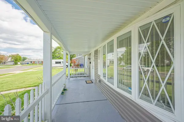 5 MANOR LN, Willingboro, NJ 08046