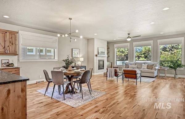 6620 W Hammermill Dr, Boise, ID 83714