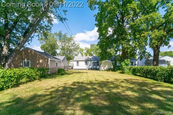 29927 BALMORAL Street, Garden City, MI 48135