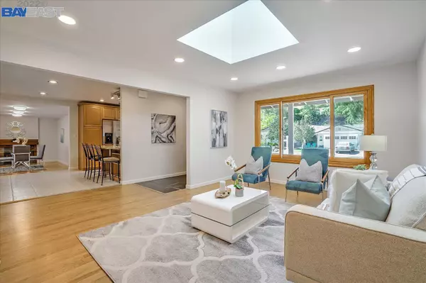 1120 Rachele Rd, Walnut Creek, CA 94597