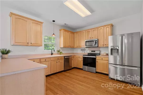 12735 Mcginnis LN, Huntersville, NC 28078