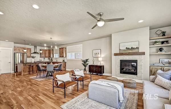 6620 W Hammermill Dr, Boise, ID 83714