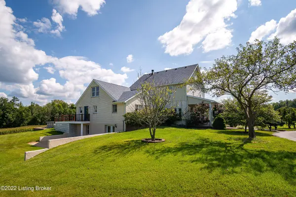 14150 NE Wingler Rd, Palmyra, IN 47164