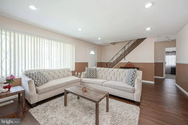 5 MANOR LN, Willingboro, NJ 08046