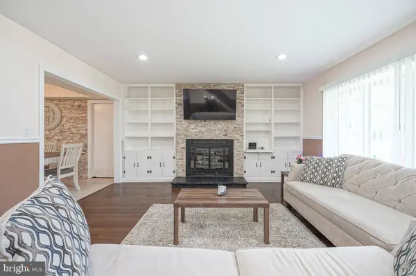 5 MANOR LN, Willingboro, NJ 08046