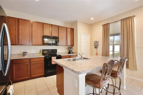 2729 BARCLAY LN, Kissimmee, FL 34743