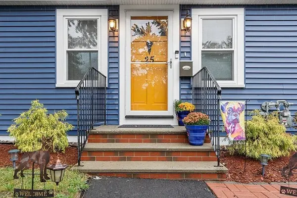 25 Lynn St, Lawrence, MA 01843