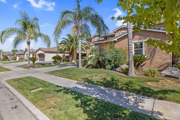 6138 W Delaware Court, Visalia, CA 93291