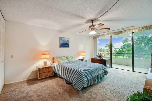 5701 MARINER ST #304, Tampa, FL 33609