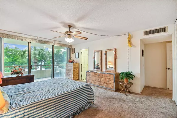 5701 MARINER ST #304, Tampa, FL 33609