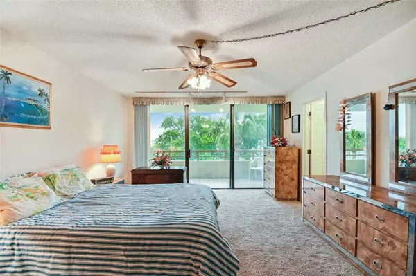 5701 MARINER ST #304, Tampa, FL 33609